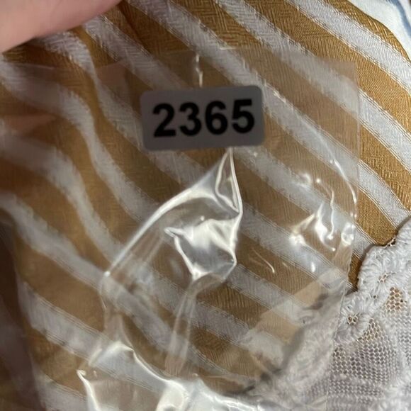 H&M size 10 mustard yellow striped top with bell sleeves wide lace cuffs - Picture 10 of 10